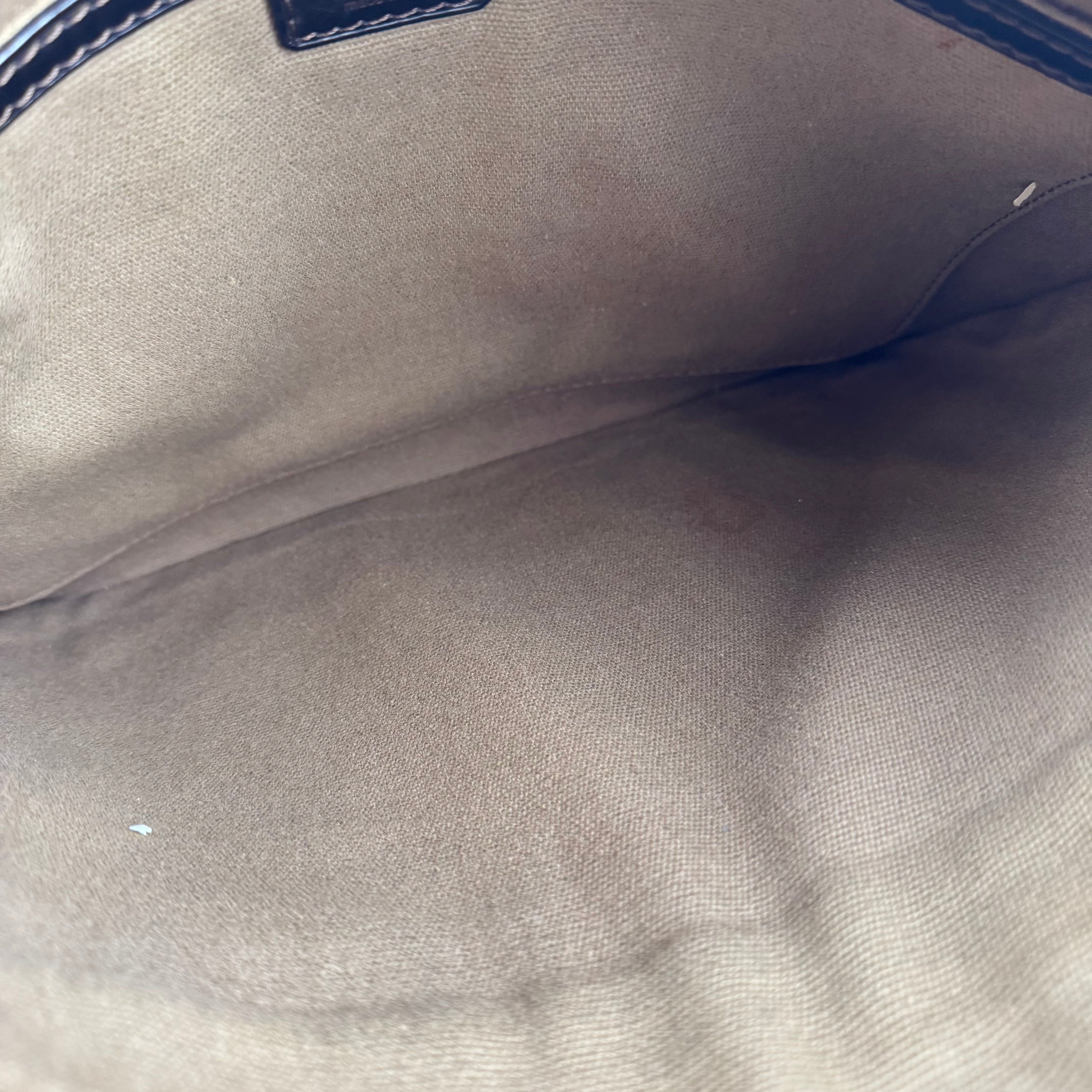 J1429 LOUIS VUITTON Utah Sac Plat Shoulder Bag- Pre Owned