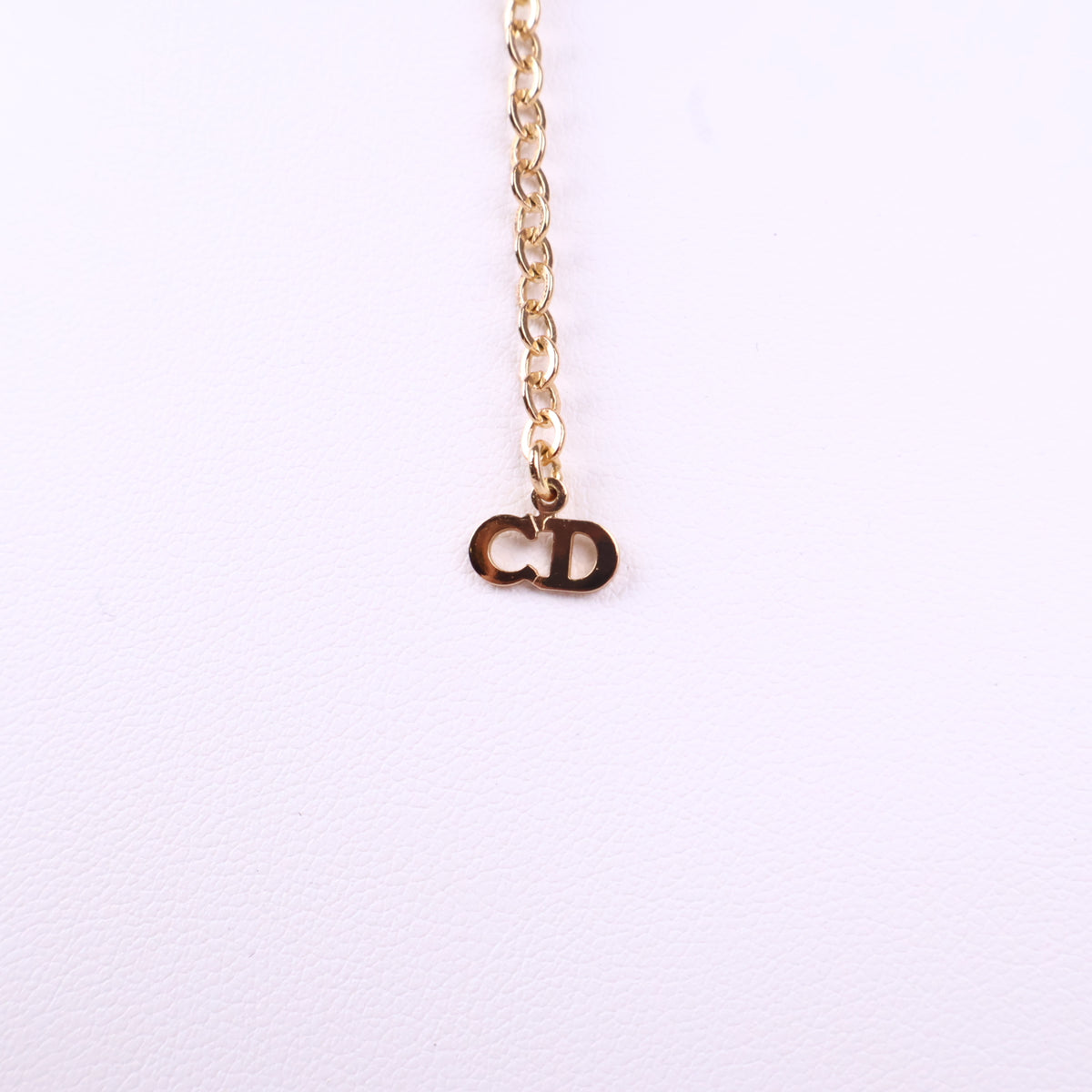 J3069 Christian Dior Necklace Dior Ribbon motif Rhinestone Gold Plated Necklace | Pre-Owned Gold Gold-plated metal, Crystal Ribbon motif