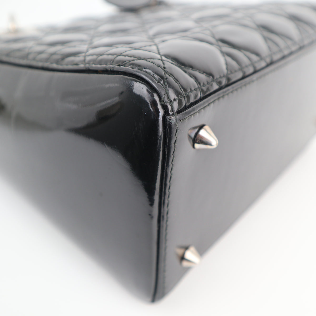 C2492 Christian Dior Top Handle Bag Patent Cannage Medium Lady Dior Bag Black | Pre-Owned Very Good Black Patent leather Cannage quilted