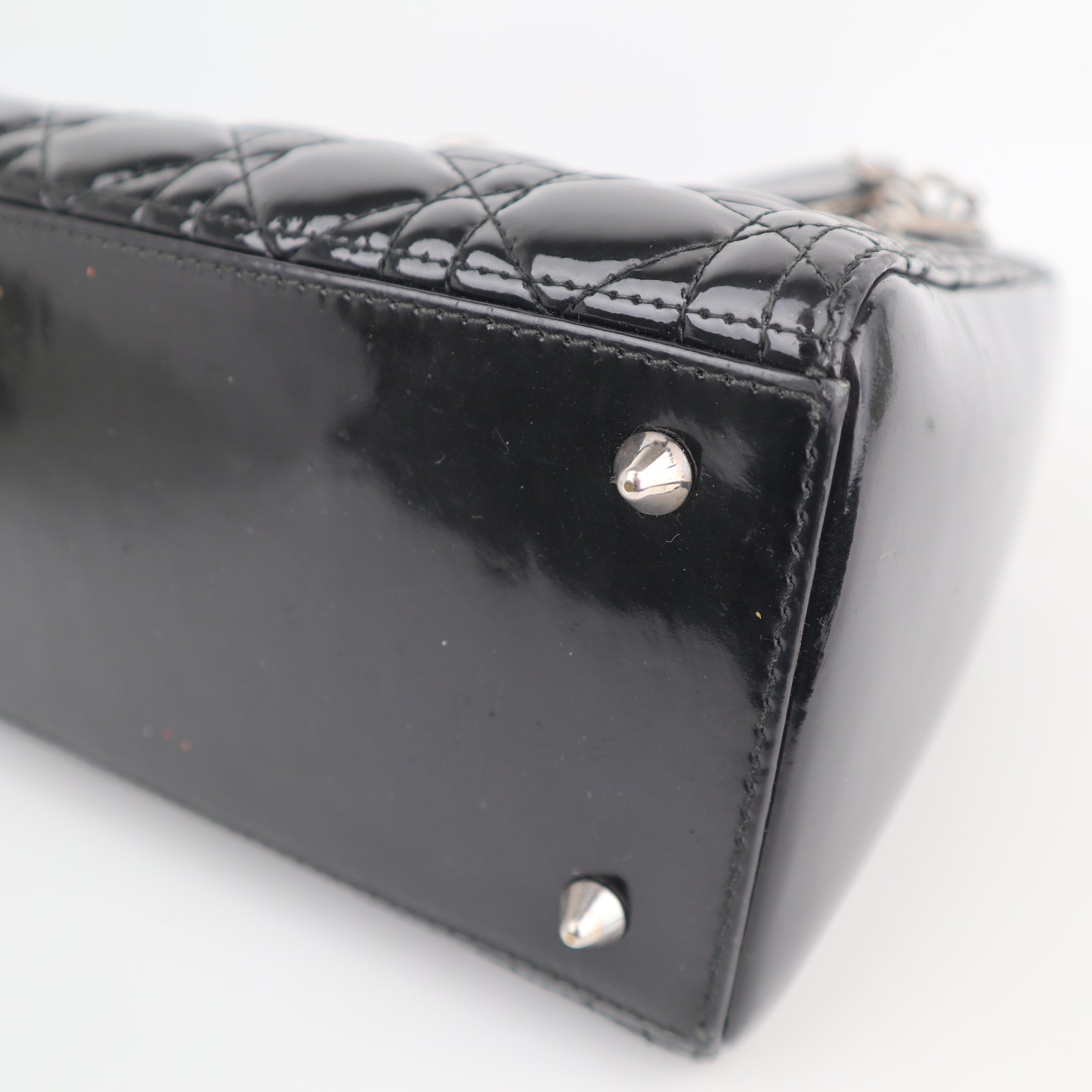 C2492 Christian Dior Top Handle Bag Patent Cannage Medium Lady Dior Bag Black | Pre-Owned Very Good Black Patent leather Cannage quilted