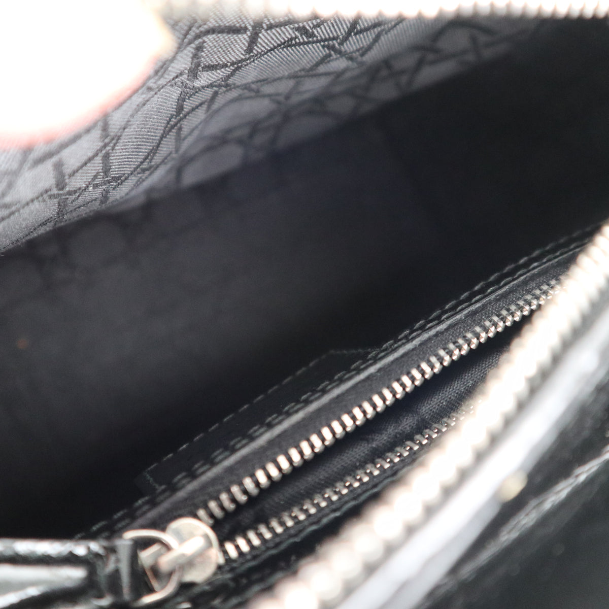 C2492 Christian Dior Top Handle Bag Patent Cannage Medium Lady Dior Bag Black | Pre-Owned Very Good Black Patent leather Cannage quilted
