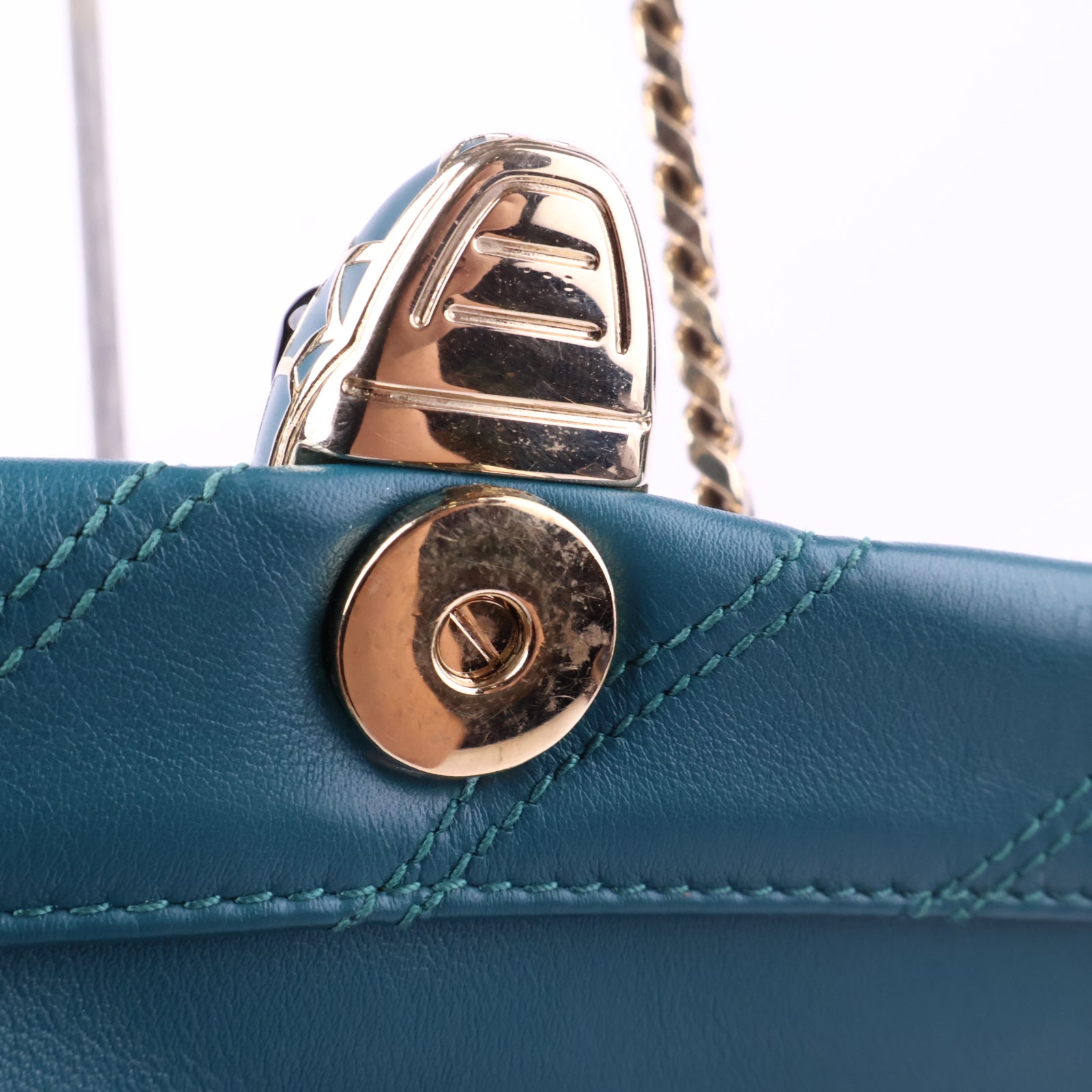 J2935 Bulgari Crossbody Bag Serpenti Cabochon Maxi Chain Mini | Pre-Owned Leather Plain