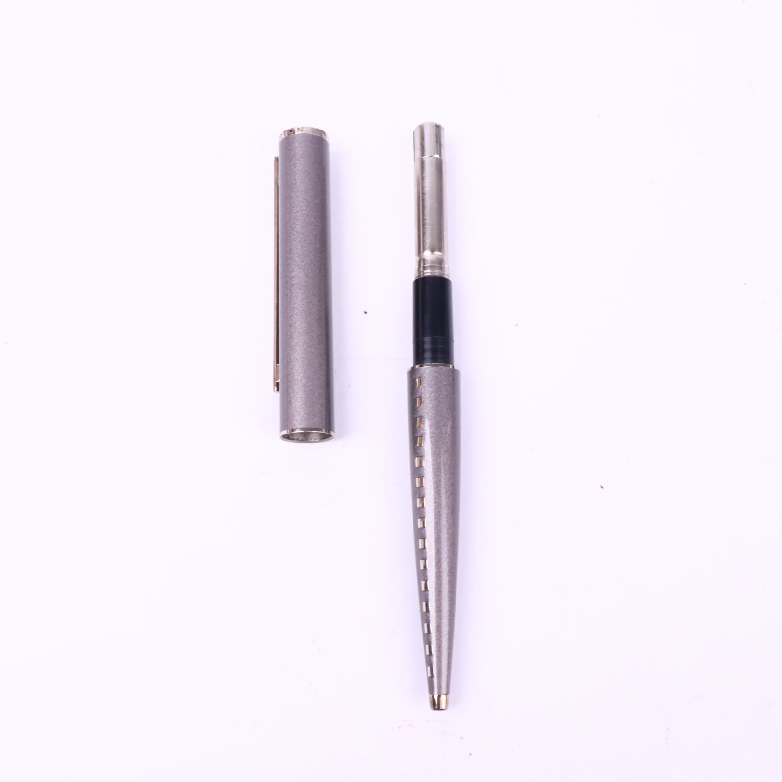 J2850 Louis Vuitton Jet Ligne Ballpoint Pen | Pre-Owned Neutral Metal