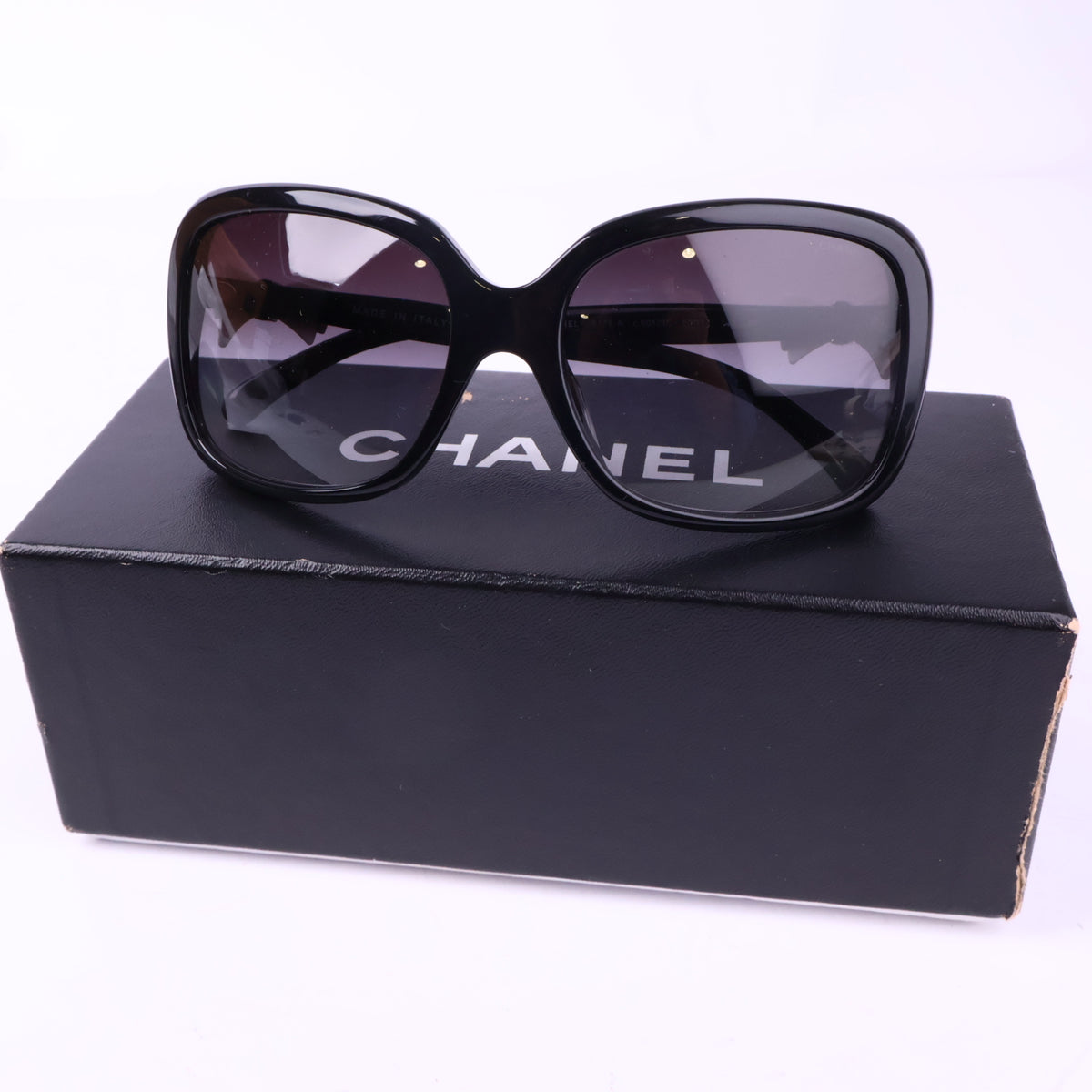 J2977 Chanel Sunglasses CC Bow Sunglasses | Pre-Owned Neutral Acetate