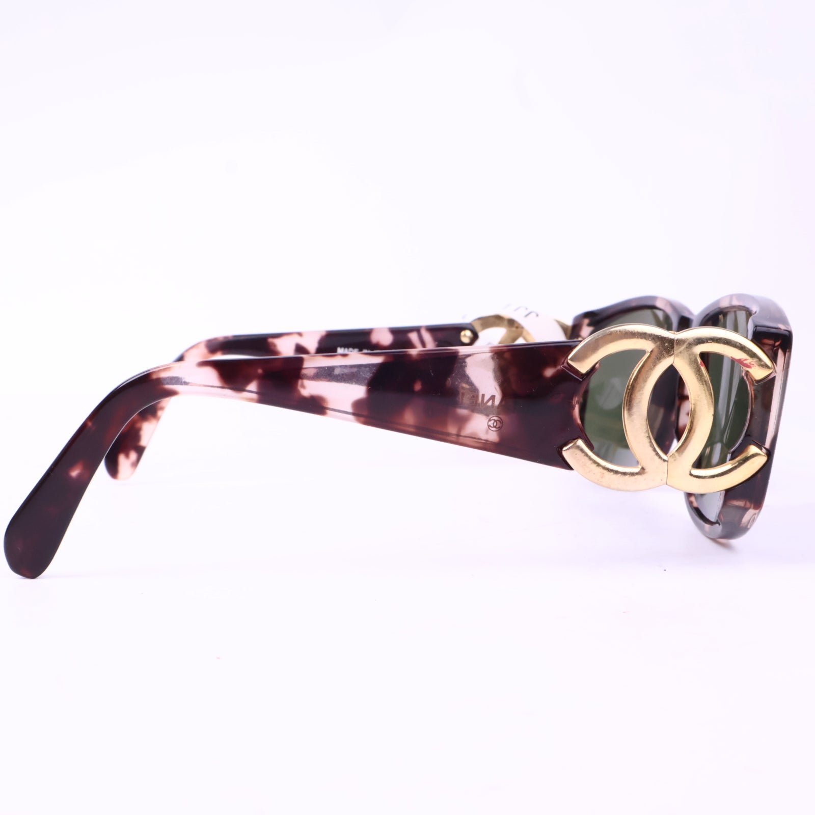 J2869 Chanel Sunglasses Sunglasses with Large CC motifs at sides | Pre-Owned Neutral Acetate / Metal