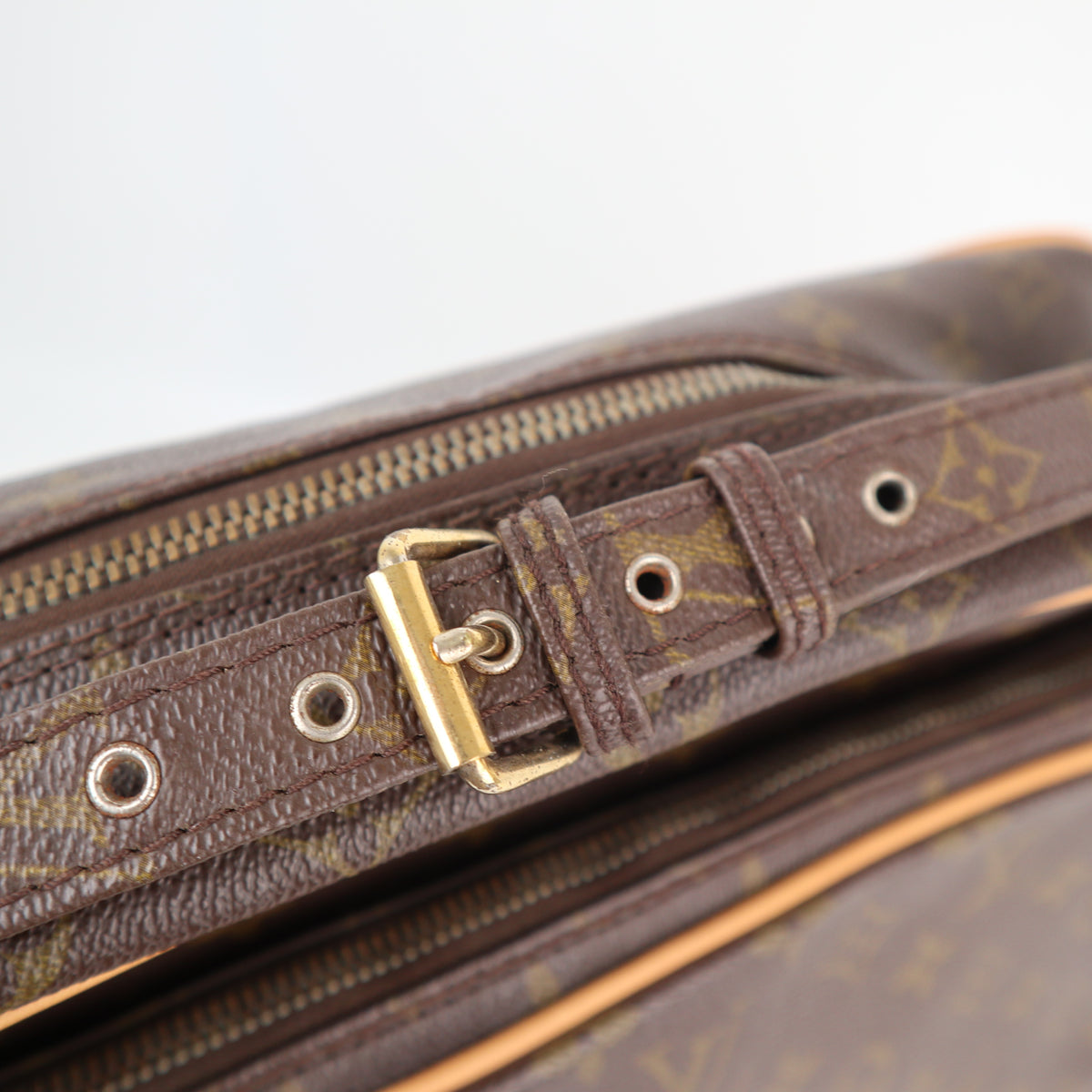 Louis Vuitton Monogram Reporter GM Shoulder Bag C1645R | Pre-Owned Very Good Brown Monogram Canvas