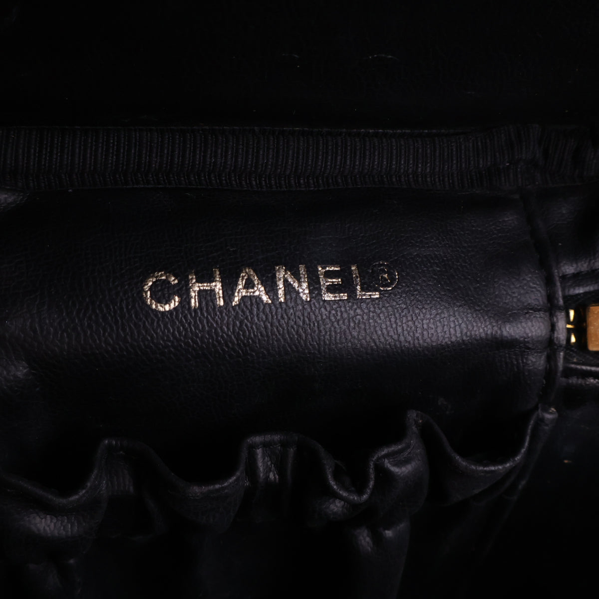 J2855 Chanel Top Handle Bag Vanity Case in Black Grained Leather | Pre-Owned Black Leather