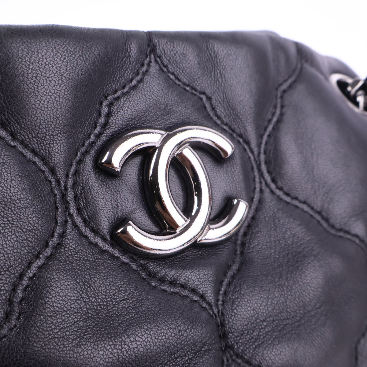 J2852 Chanel Shoulder Bag Black Lambskin Leather Quilted Accordian Shoulder Bag | Pre-Owned Black Leather