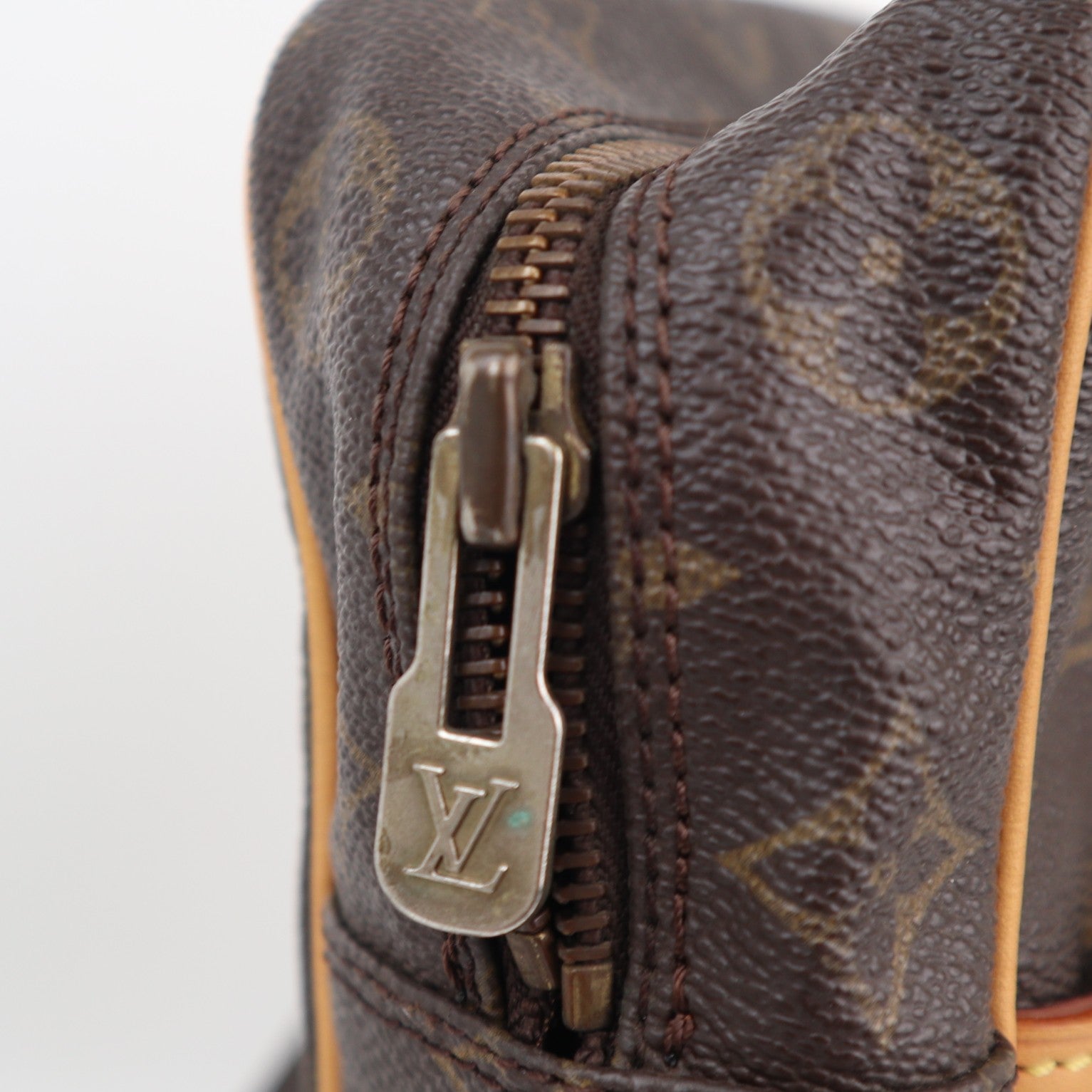 Louis Vuitton Monogram Danube MM Shoulder Bag C1649R | Pre-Owned Very Good Brown Monogram Canvas