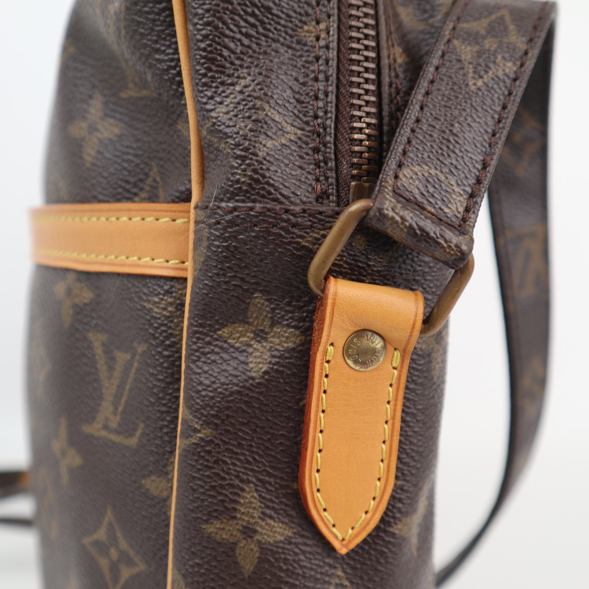 Louis Vuitton Monogram Danube MM Shoulder Bag C1649R | Pre-Owned Very Good Brown Monogram Canvas