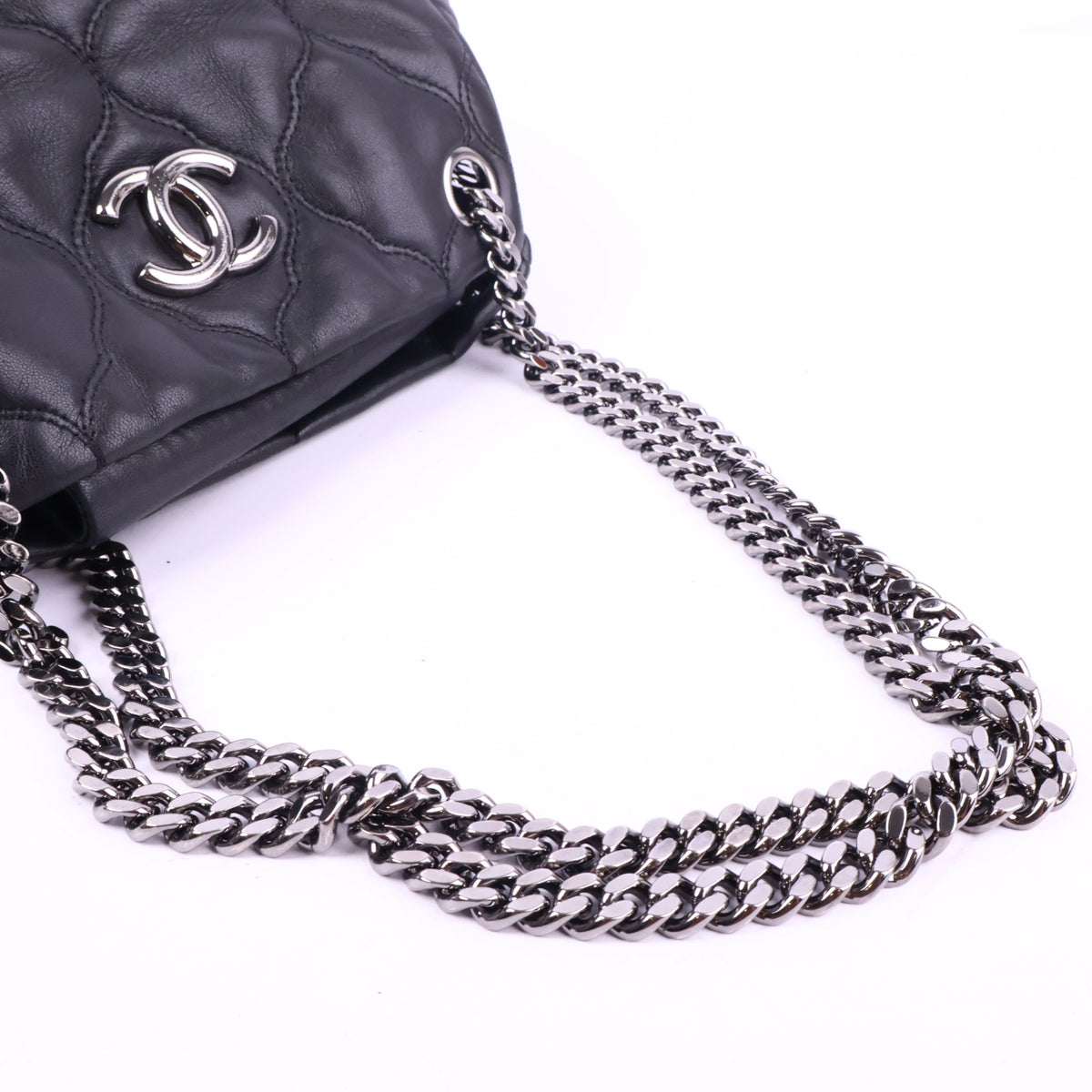 J2852 Chanel Shoulder Bag Black Lambskin Leather Quilted Accordian Shoulder Bag | Pre-Owned Black Leather