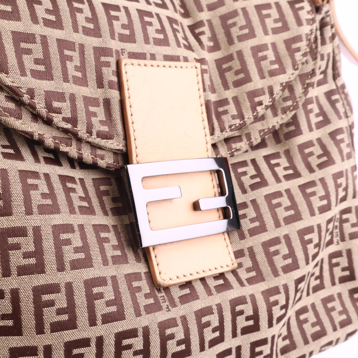 J2944 Fendi Shoulder Bag Zucchino Cnavas FF Double Flap Shoulder Bag | Pre-Owned Brown Canvas FF Monogram