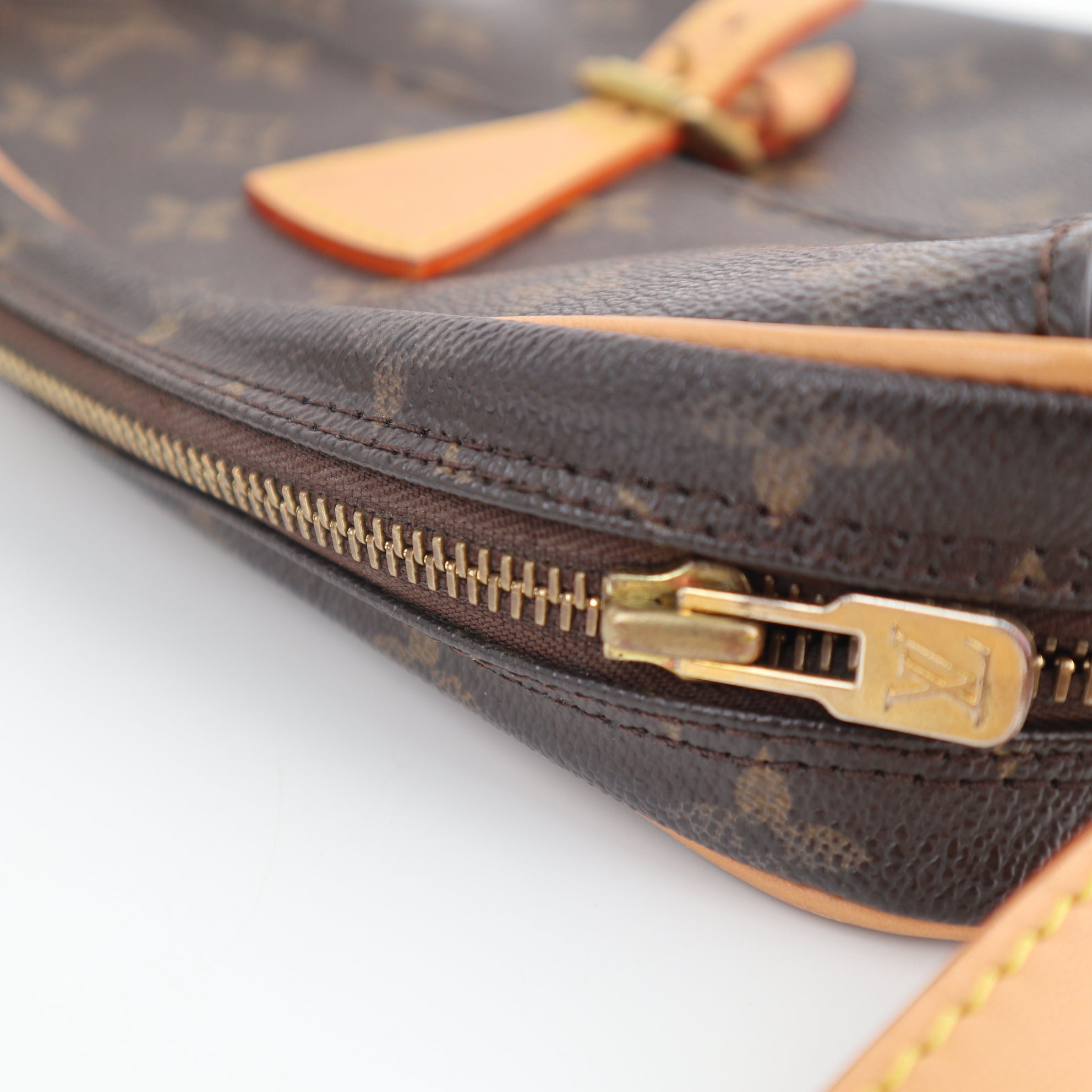 C2520R Louis Vuitton Crossbody Bag Monogram Jeune Fille MM | Pre-Owned Excellent Brown Monogram Coated Canvas