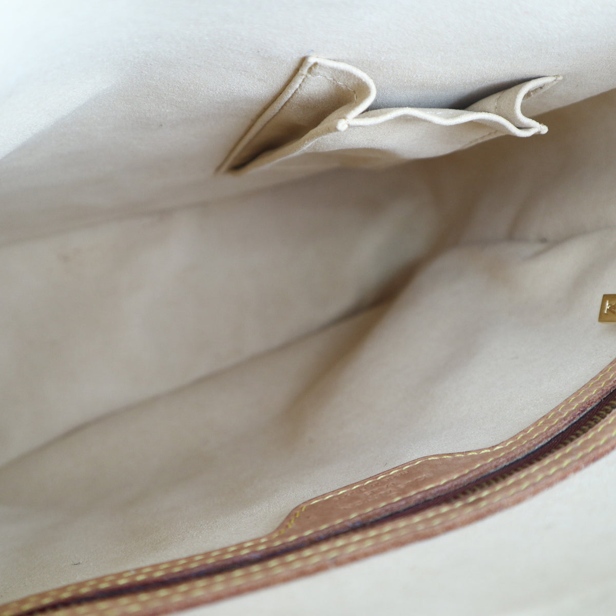 C2531 Louis Vuitton Shoulder Bag Looping GM Monogram | Pre-Owned Very Good Brown Monogram Coated Canvas, Leather Trim