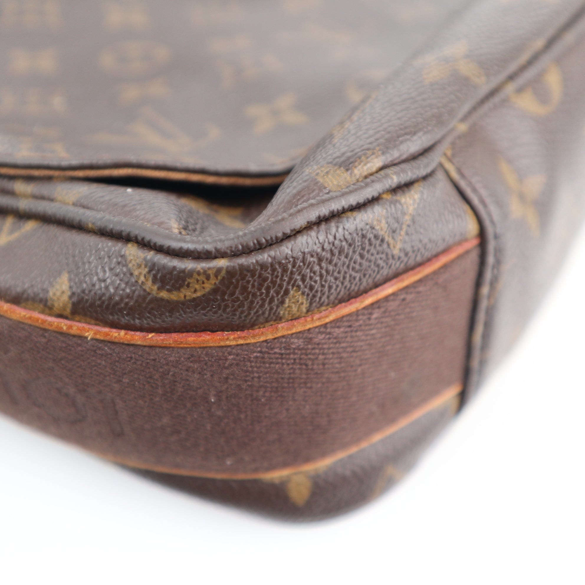 Louis Vuitton Monogram Canvas Beaubourg Shoulder Bag C1667 | Pre-Owned Very Good Brown Monogram Canvas