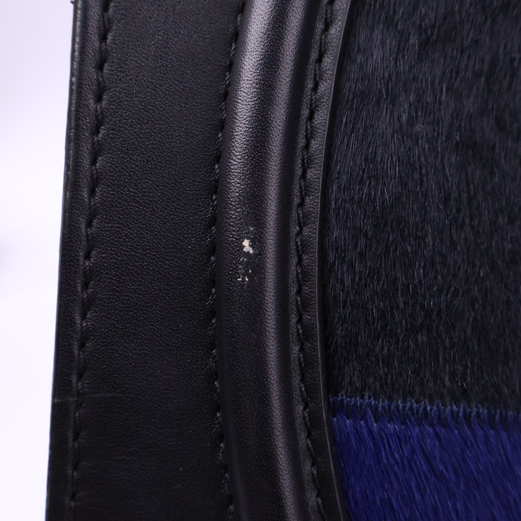J2830 Celine Tote Bag Black and Blue Leather and Fur Clourblock Luggage Tote | Pre-Owned Black / Blue Colourblock Leather, Fur