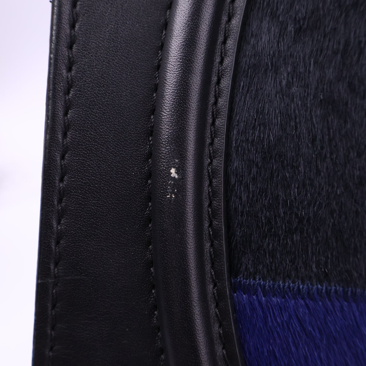 J2830 Celine Tote Bag Black and Blue Leather and Fur Clourblock Luggage Tote | Pre-Owned Black / Blue Colourblock Leather, Fur