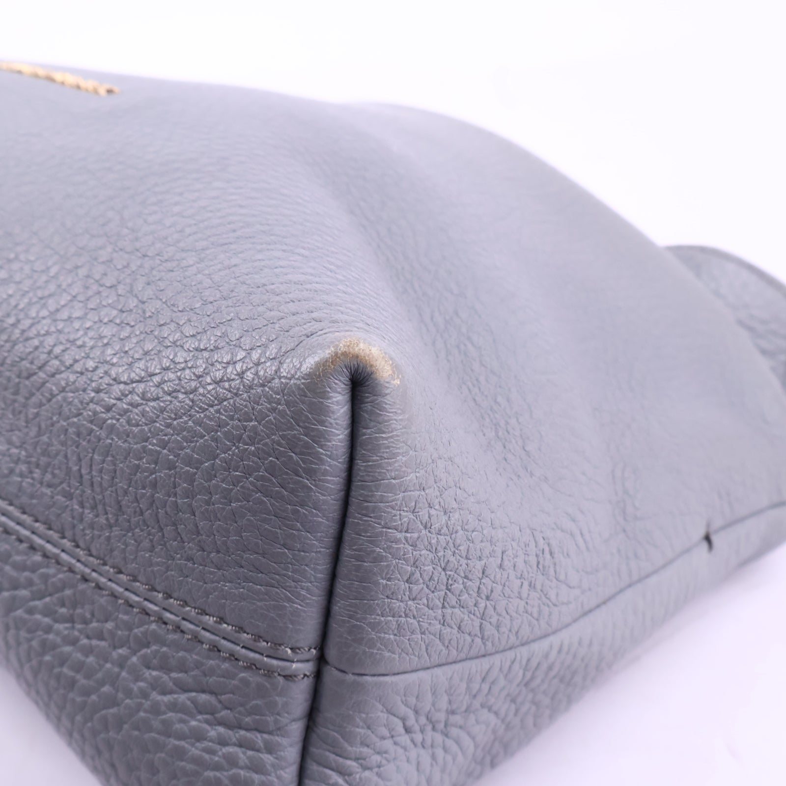 J2839 Burberry Shoulder Bag Ash Grey Grained Leather Small Leah | Pre-Owned Grey Plain Leather