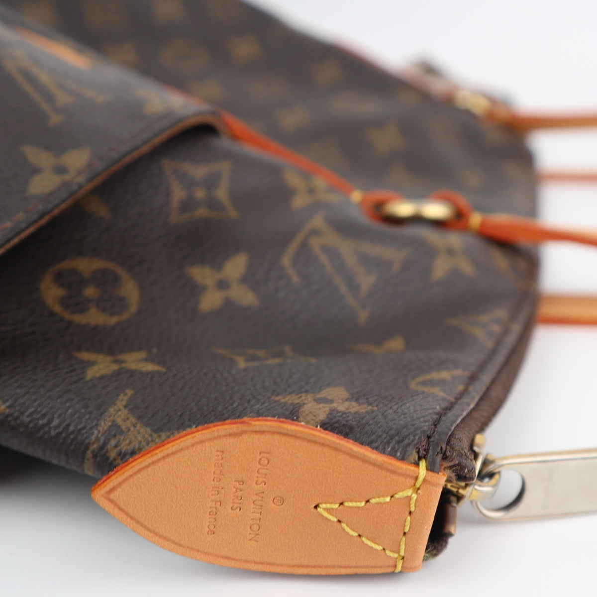 Louis Vuitton Monogram Canvas Totally MM Shoulder Bag C1677R | Pre-Owned Excellent Brown Monogram Canvas