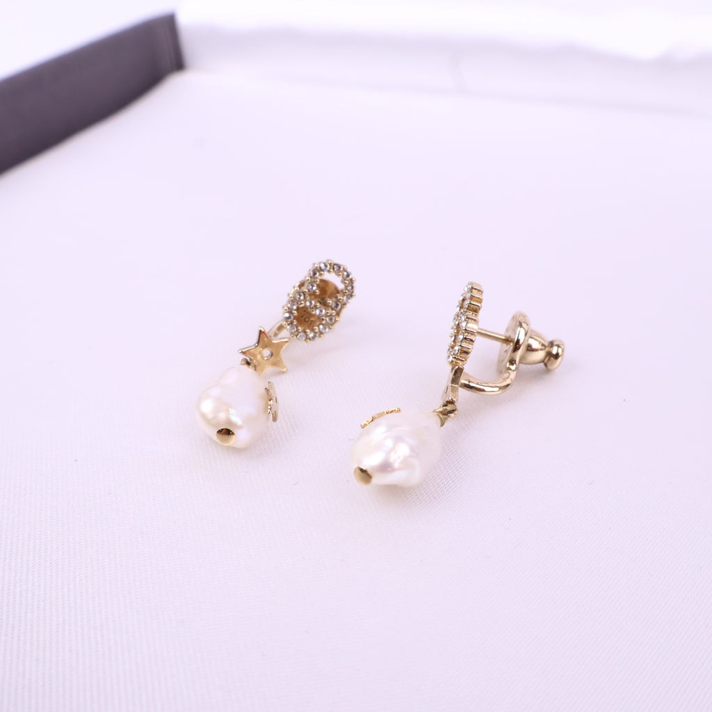J2889* Christian Dior Earrings Petit CD Earrings in Crystal Resin Pearl | Pre-Owned White Resin Pearl; Crystal