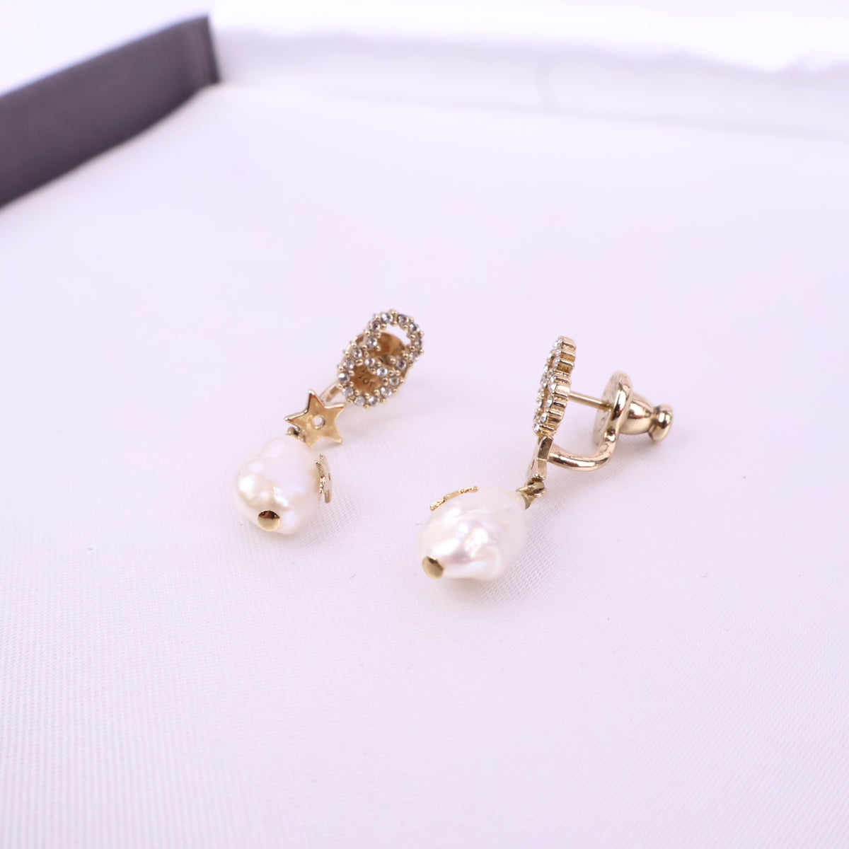 J2889* Christian Dior Earrings Petit CD Earrings in Crystal Resin Pearl | Pre-Owned White Resin Pearl; Crystal