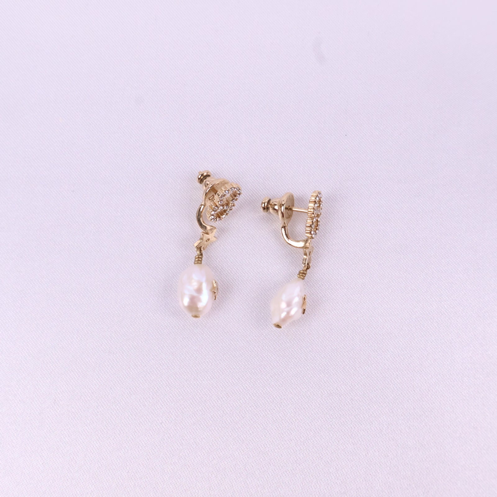 J2889* Christian Dior Earrings Petit CD Earrings in Crystal Resin Pearl | Pre-Owned White Resin Pearl; Crystal