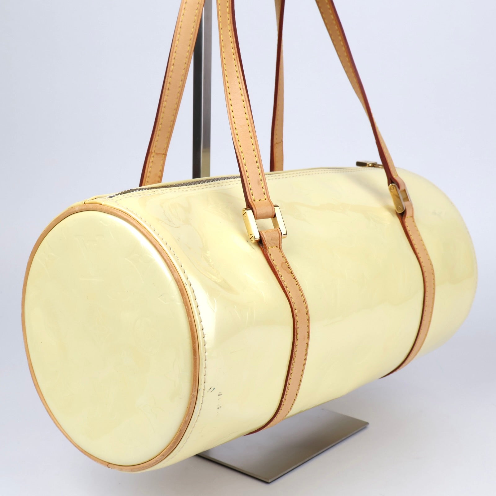 J1366 Louis Vuitton White Monogram Vernis Bedford- Pre Owned