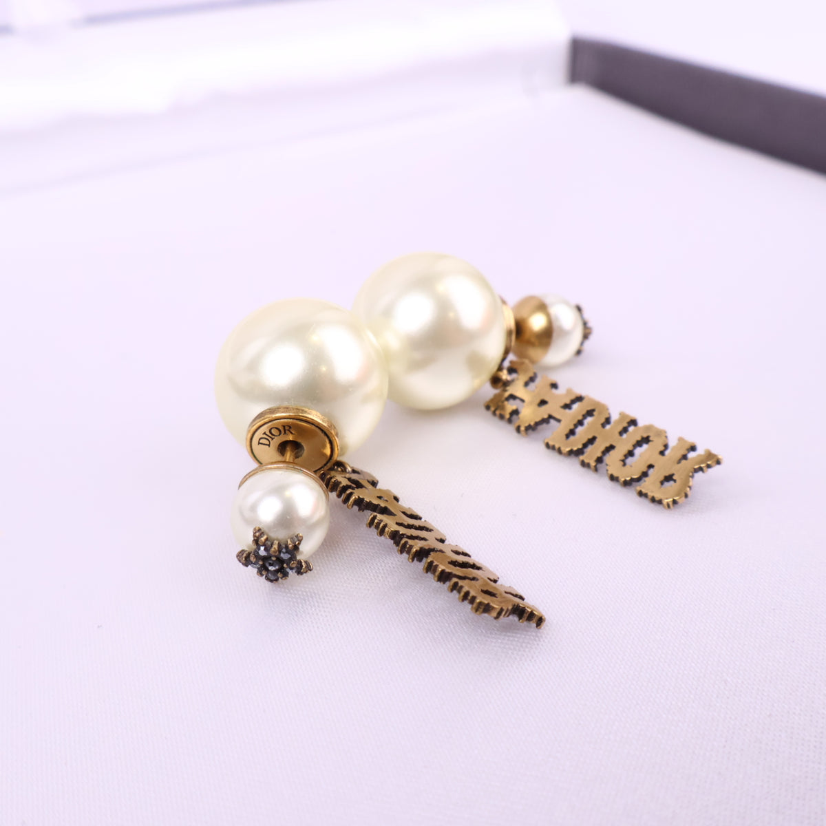 J2888* Christian Dior Earrings J'Adior Tribales Earrings | Pre-Owned Gold / White Gold-tone Metal; Resin Pearl