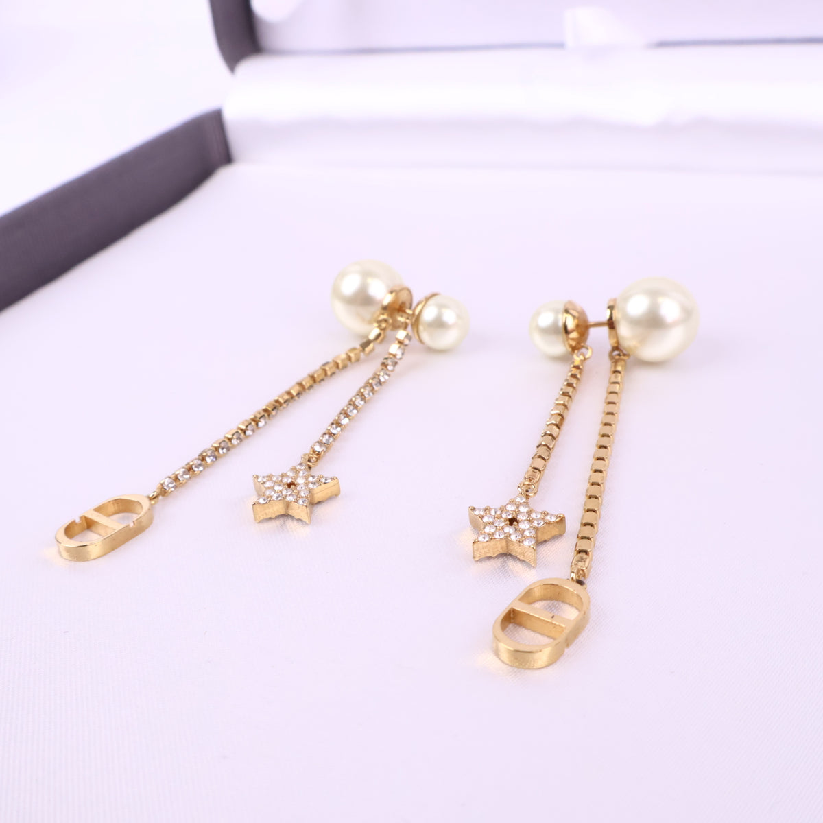 J2887*# Christian Dior Earrings Dior Tribales Earrings | Pre-Owned Gold / White / Silver Gold-finish Metal; White Resin Pearls; Silver-tone Crystals