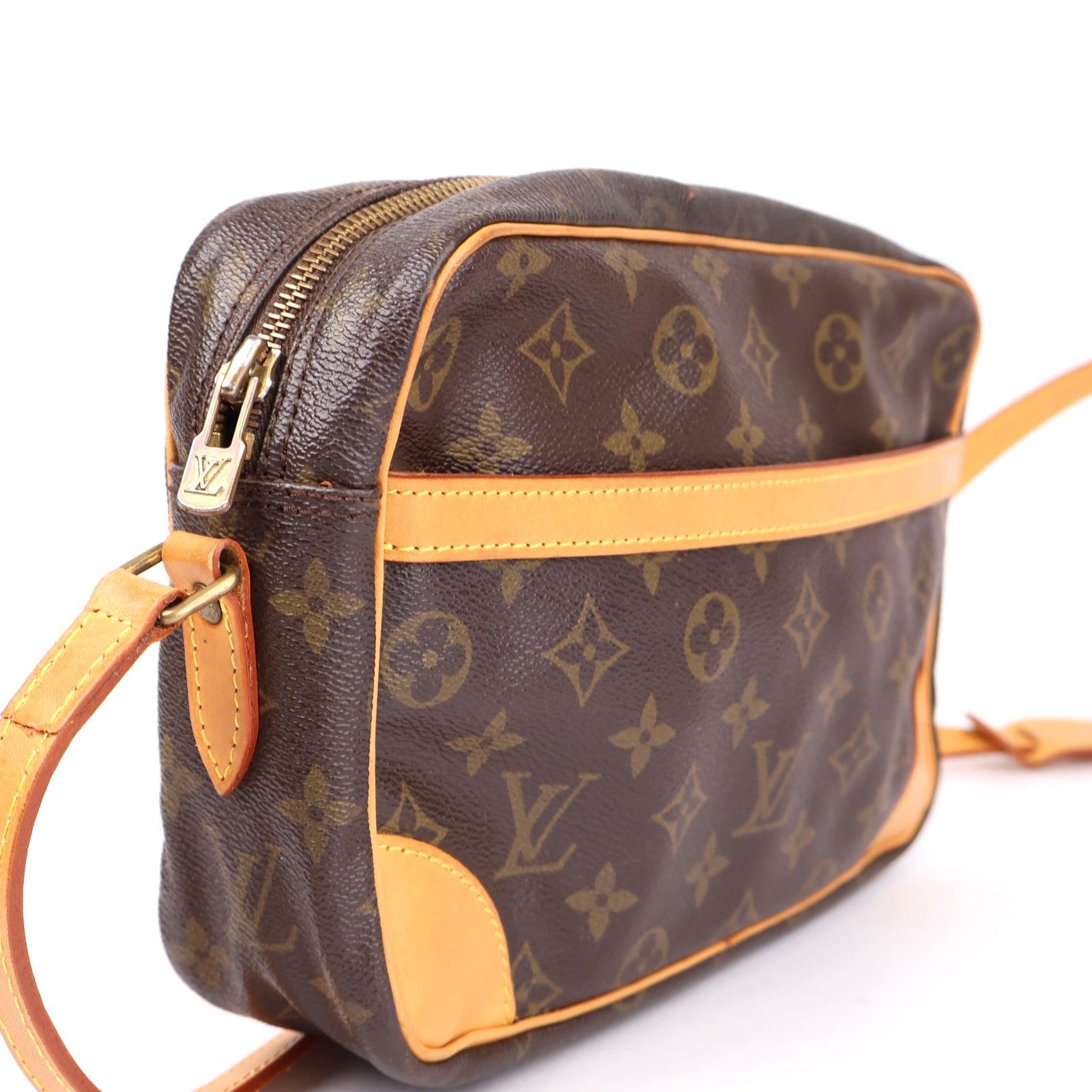 J1360 Louis Vuitton Canvas Monogram Trocadero 28 Crossbody Bag- Pre Owned