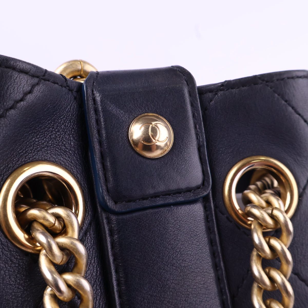 J2943 Chanel Shoulder Bag on my Should' Small Drawstring Bag | Pre-Owned