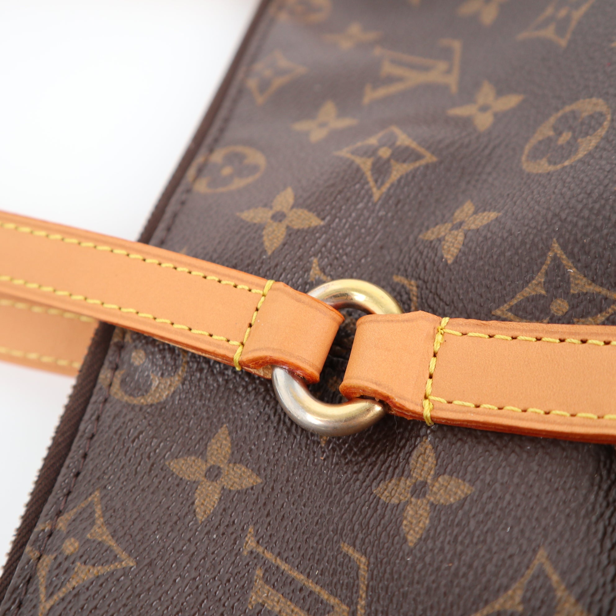 Louis Vuitton Monogram Totally MM Shoulder Bag C1698R | Pre-Owned Excellent Brown Monogram Canvas