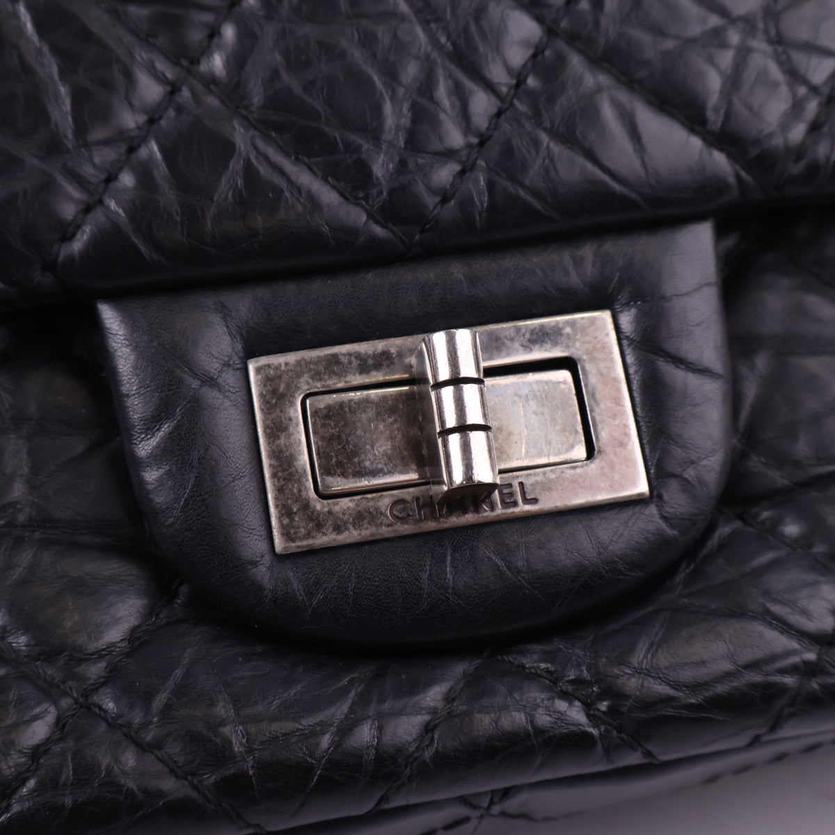 J3753 Chanel Shoulder Bag 2.55 Reissue Maxi Double Flap Bag | Pre-Owned Leather