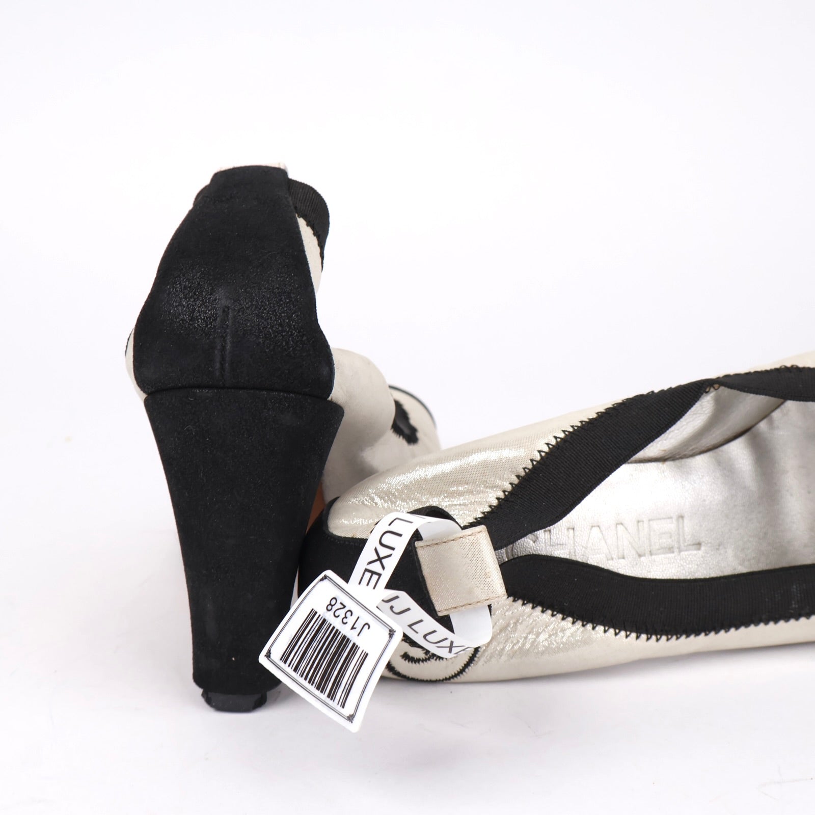 J1328 CHANEL Sliver and Black Two-Tone Canvas Pumps EU36.5/UK3.5- Pre Owned