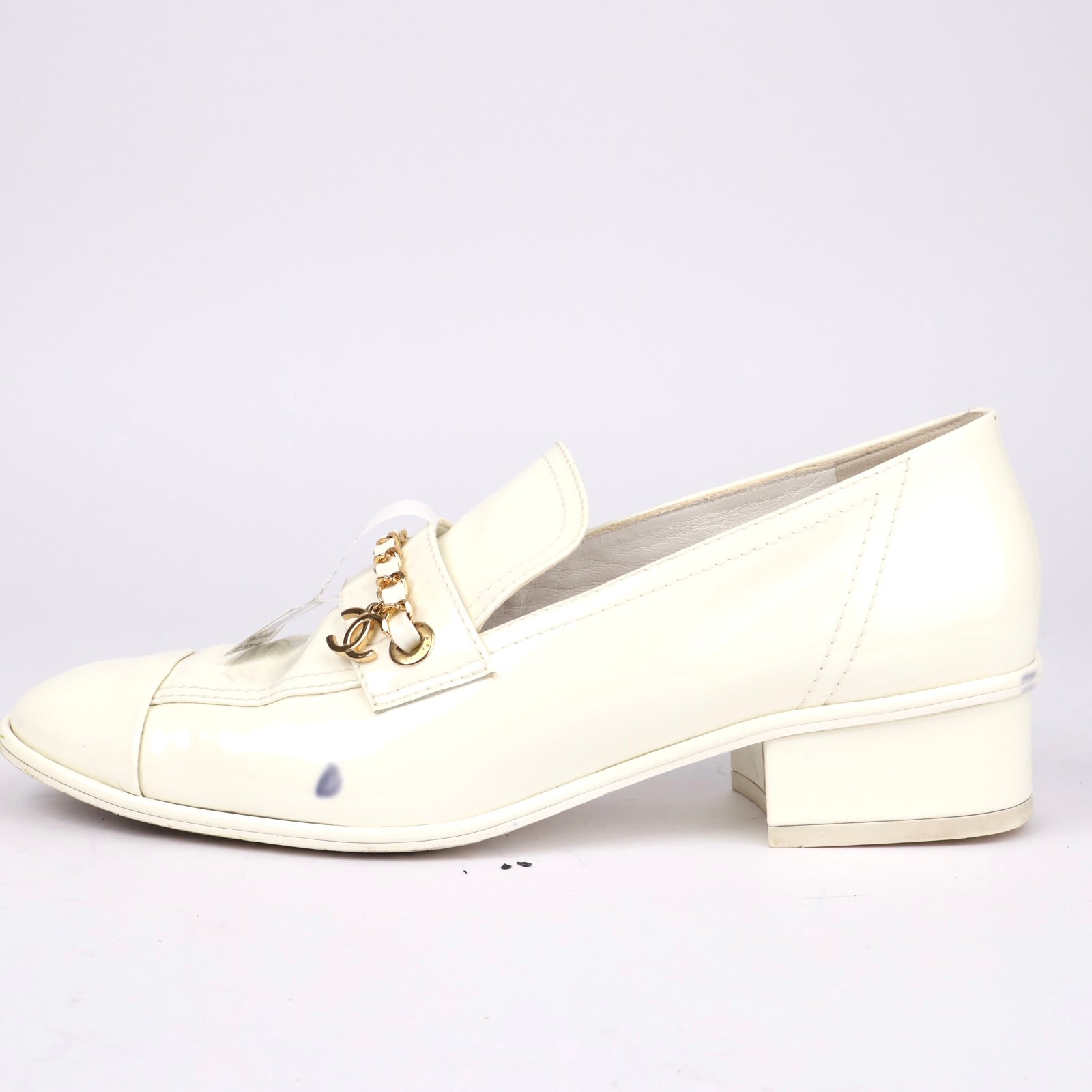 J1324 CHANEL White Leather CC Chain Loafers with Block Heel EU38/UK5- Pre Owned