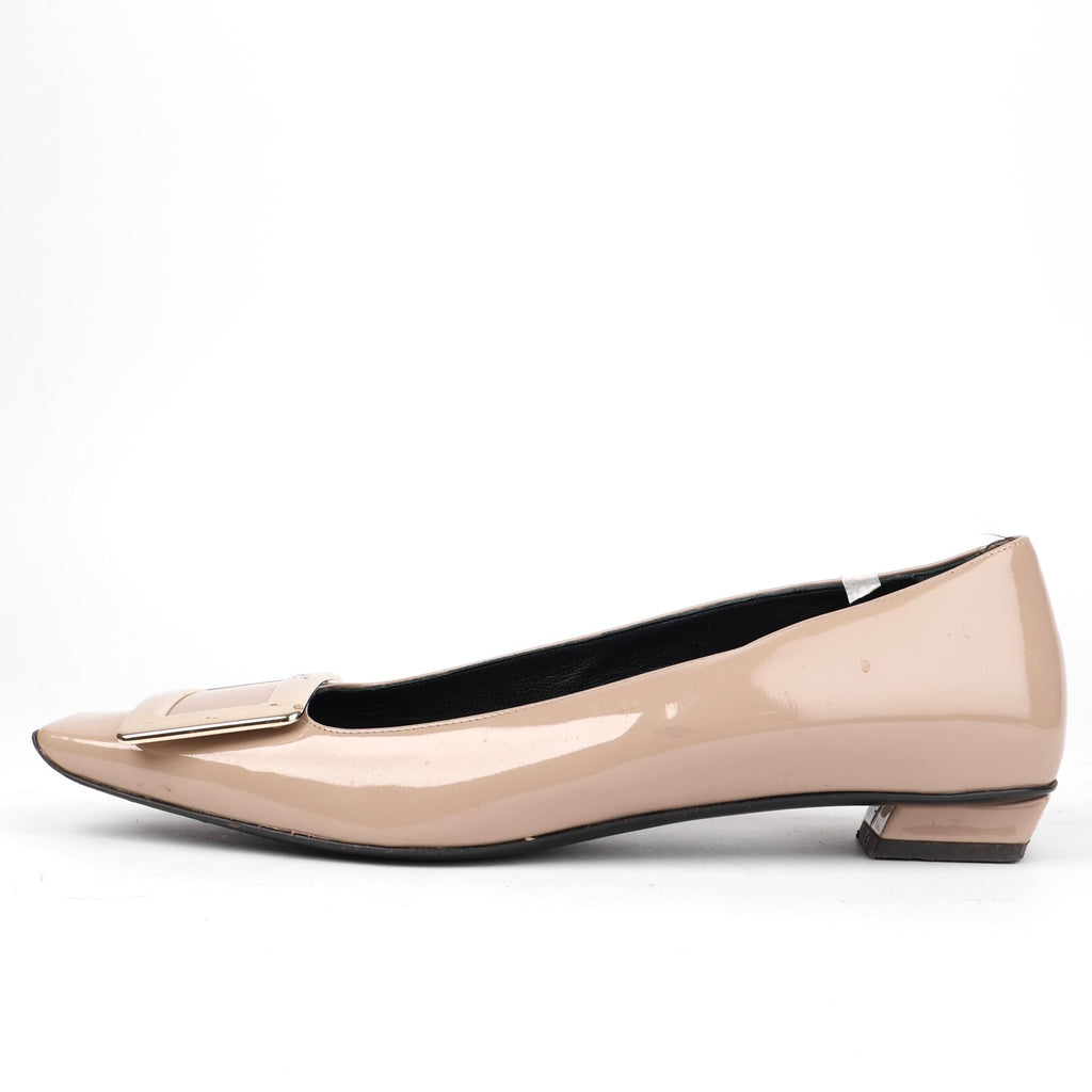 J1329# Roger Vivier Belle Vivier Patent Leather Flats in Nude EU38/UK5- Pre Owned