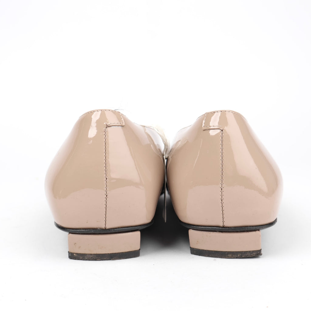 J1329# Roger Vivier Belle Vivier Patent Leather Flats in Nude EU38/UK5- Pre Owned