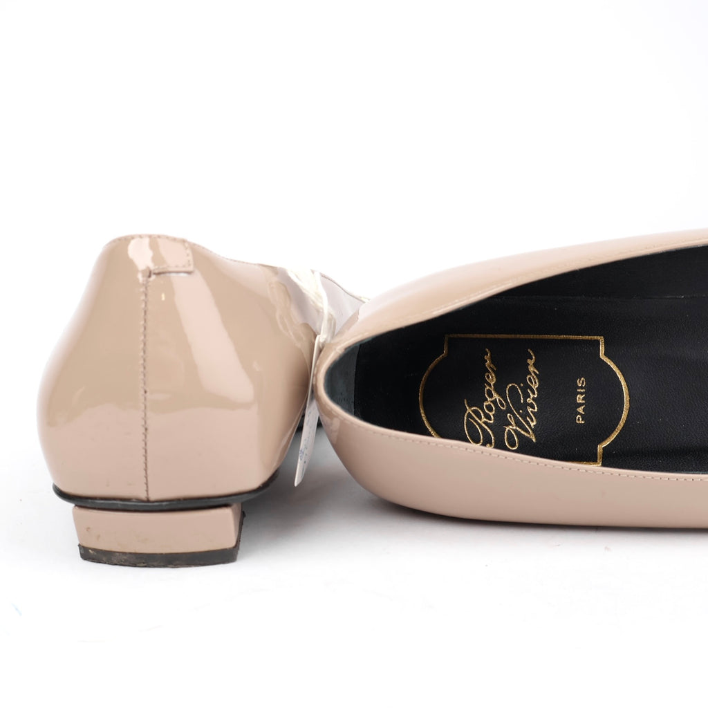 J1329# Roger Vivier Belle Vivier Patent Leather Flats in Nude EU38/UK5- Pre Owned