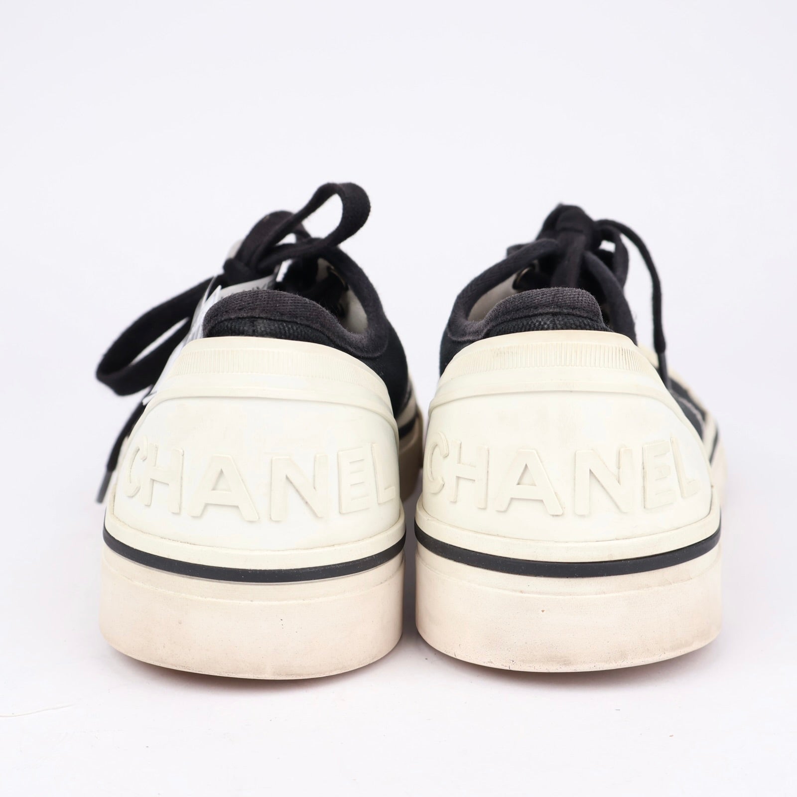 J1335 CHANEL Black Canvas Low-Top Sneakers EU38.5/UK5.5- Pre Owned
