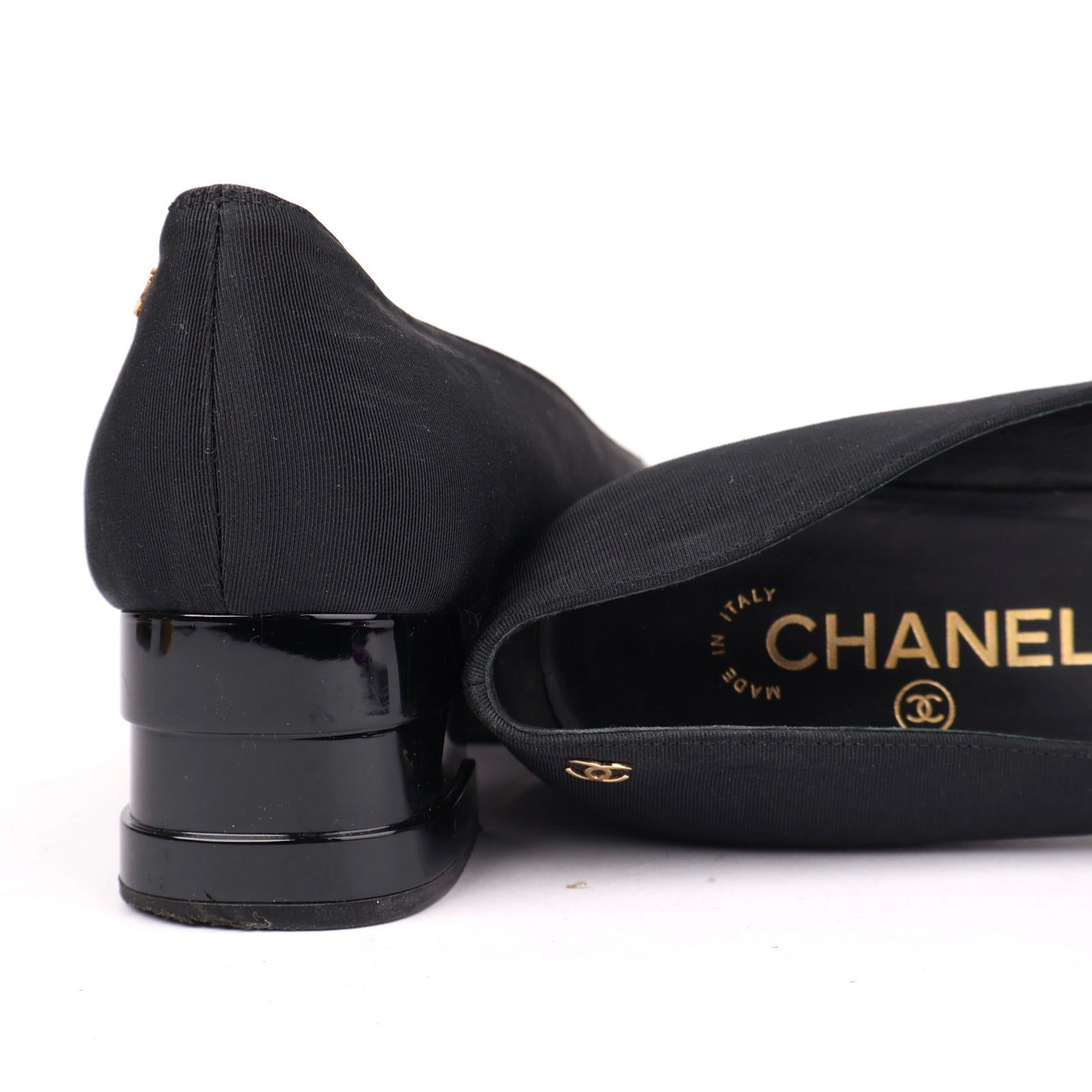 J1336 CHANEL Black Grosgrain and Patent Leather Low Heel Pumps EU38/UK5- Pre Owned