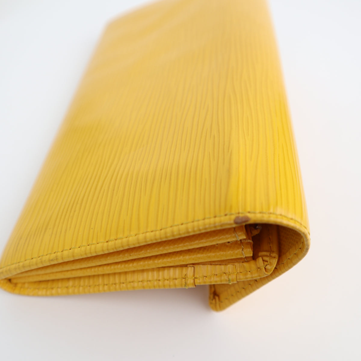 C2581 Louis Vuitton Wallet Yellow Epi Walle | Pre-Owned Very Good Yellow Leather