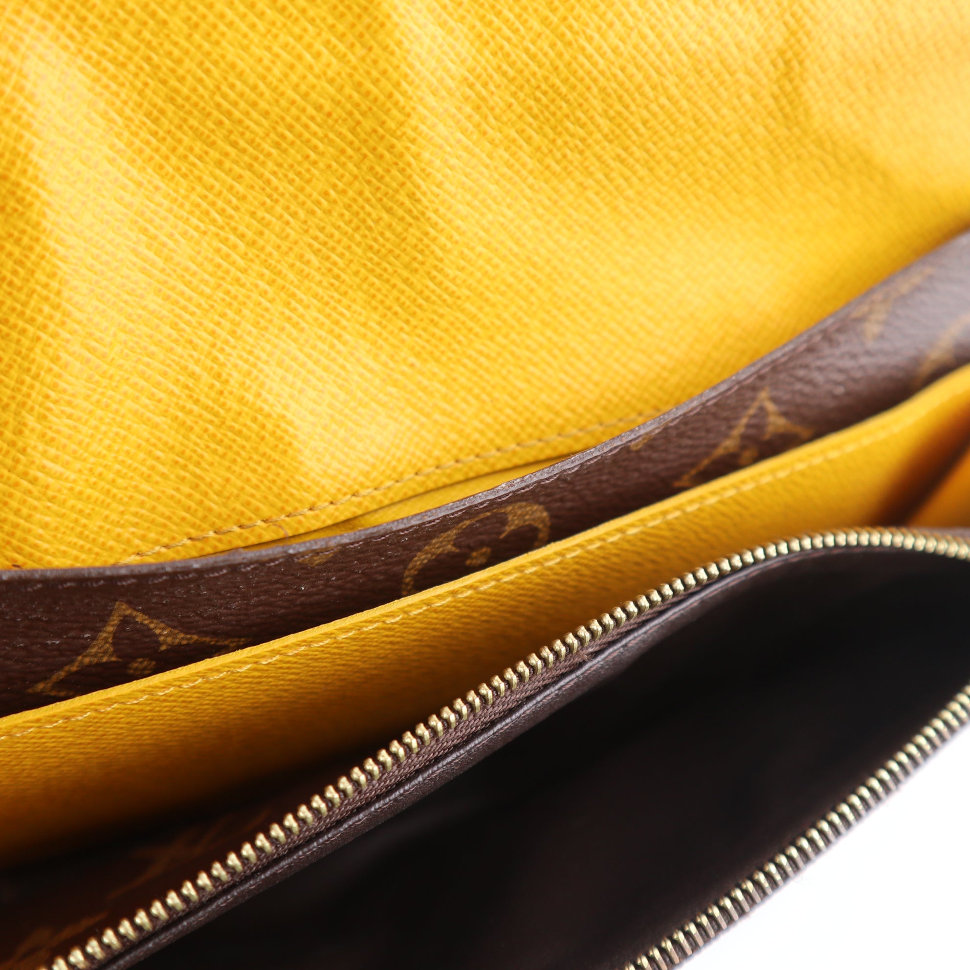 C2583 Louis Vuitton Wallet Monogram Emille Wallet yellow | Pre-Owned Very Good Yellow Canvas Monogram
