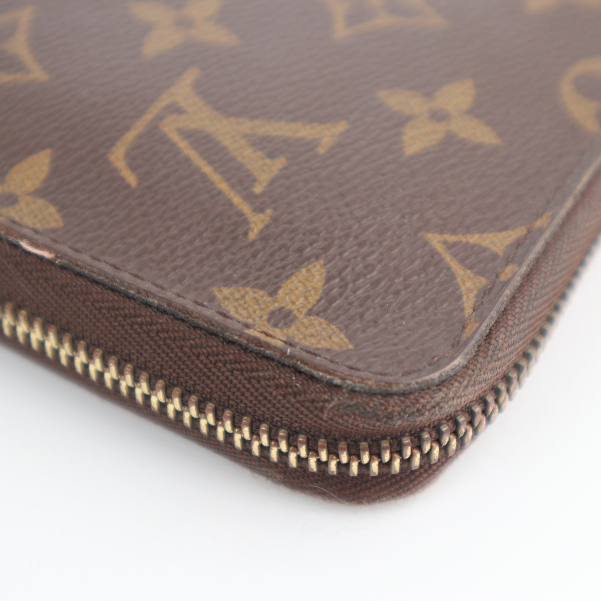 C2584 Louis Vuitton Wallet Monogram Zippy Organizer | Pre-Owned Very Good Brown Canvas Monogram