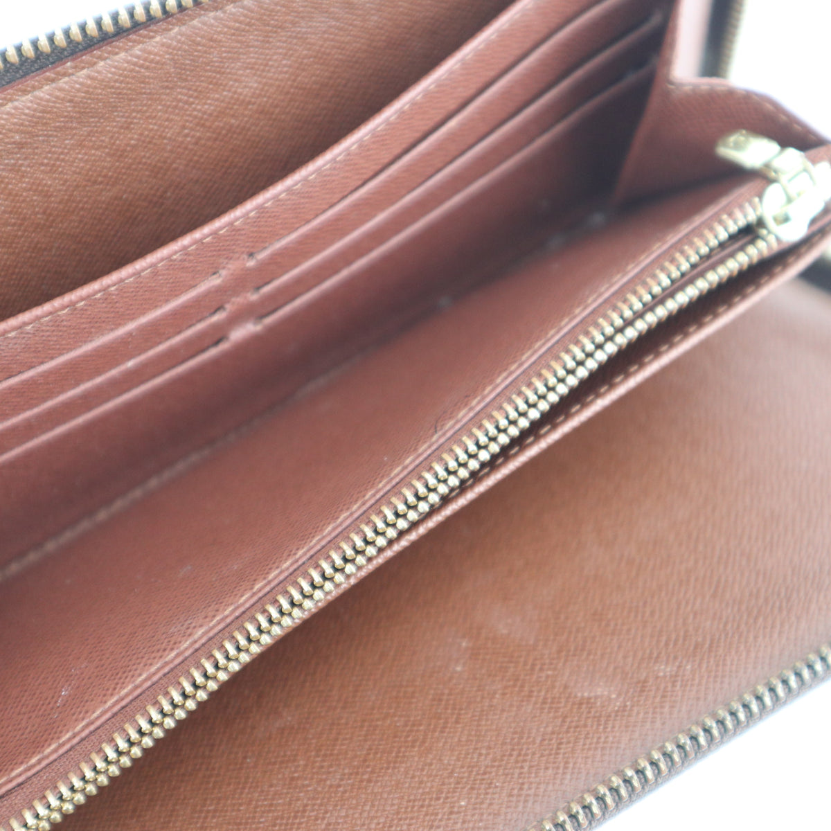 C2584 Louis Vuitton Wallet Monogram Zippy Organizer | Pre-Owned Very Good Brown Canvas Monogram