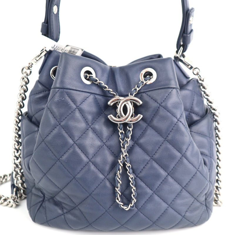 C2586 Chanel Bucket Bag Chain Bucket Bag Lambskin Leather | Pre-Owned Very Good Leather