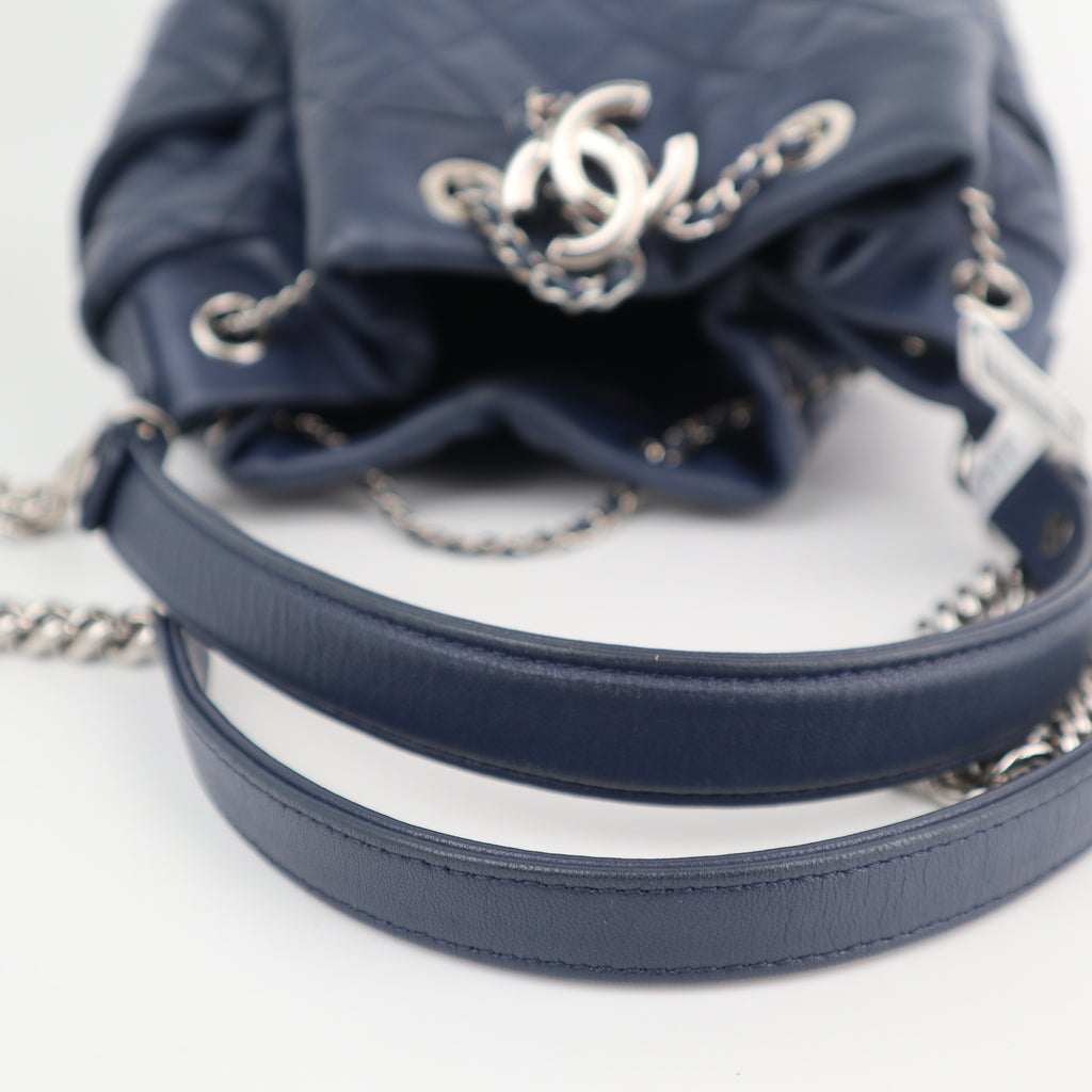 C2586 Chanel Bucket Bag Chain Bucket Bag Lambskin Leather | Pre-Owned Very Good Leather