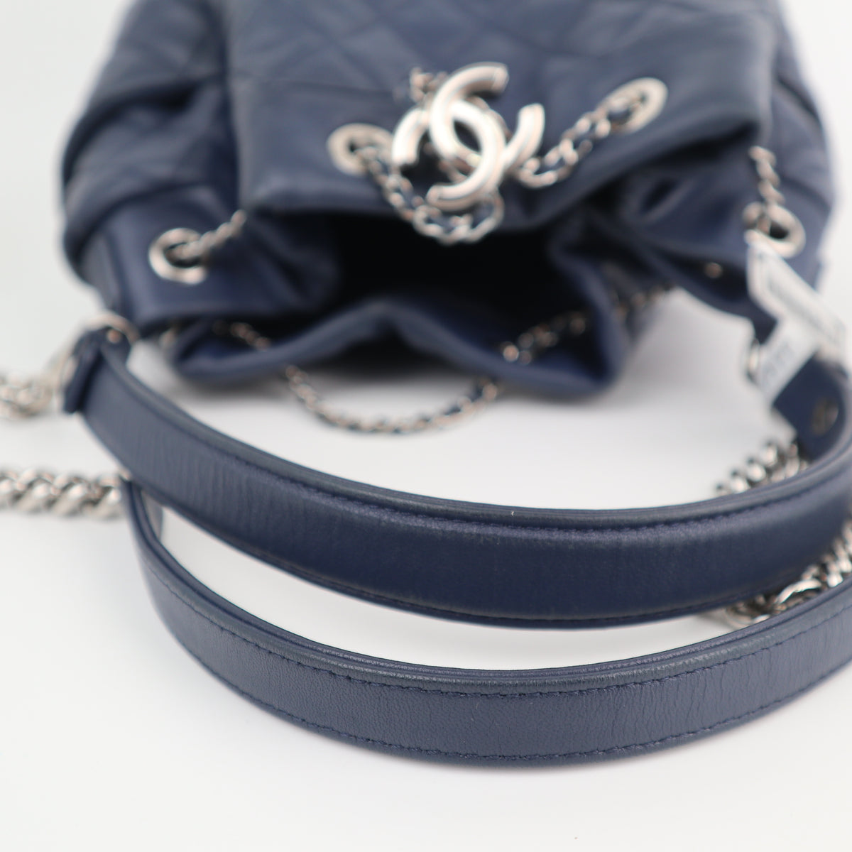 C2586 Chanel Bucket Bag Chain Bucket Bag Lambskin Leather | Pre-Owned Very Good Leather