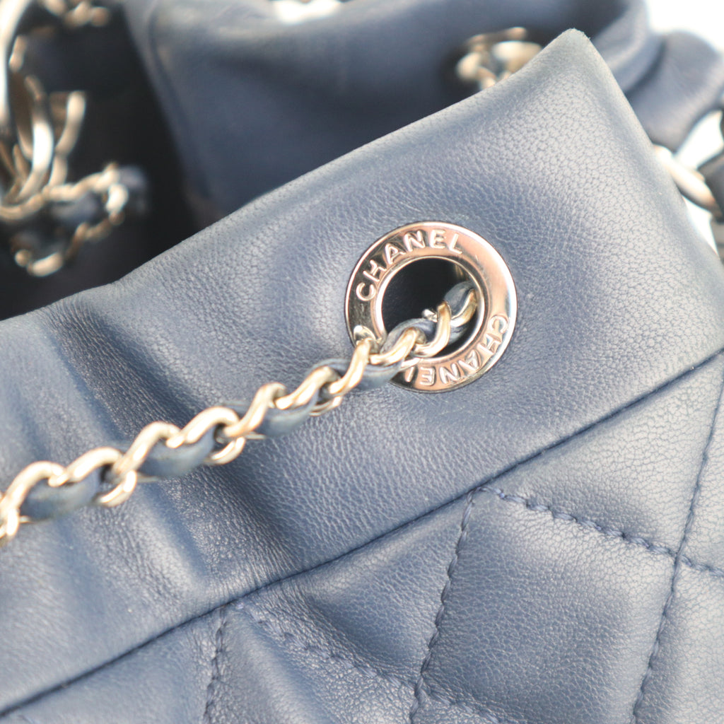C2586 Chanel Bucket Bag Chain Bucket Bag Lambskin Leather | Pre-Owned Very Good Leather