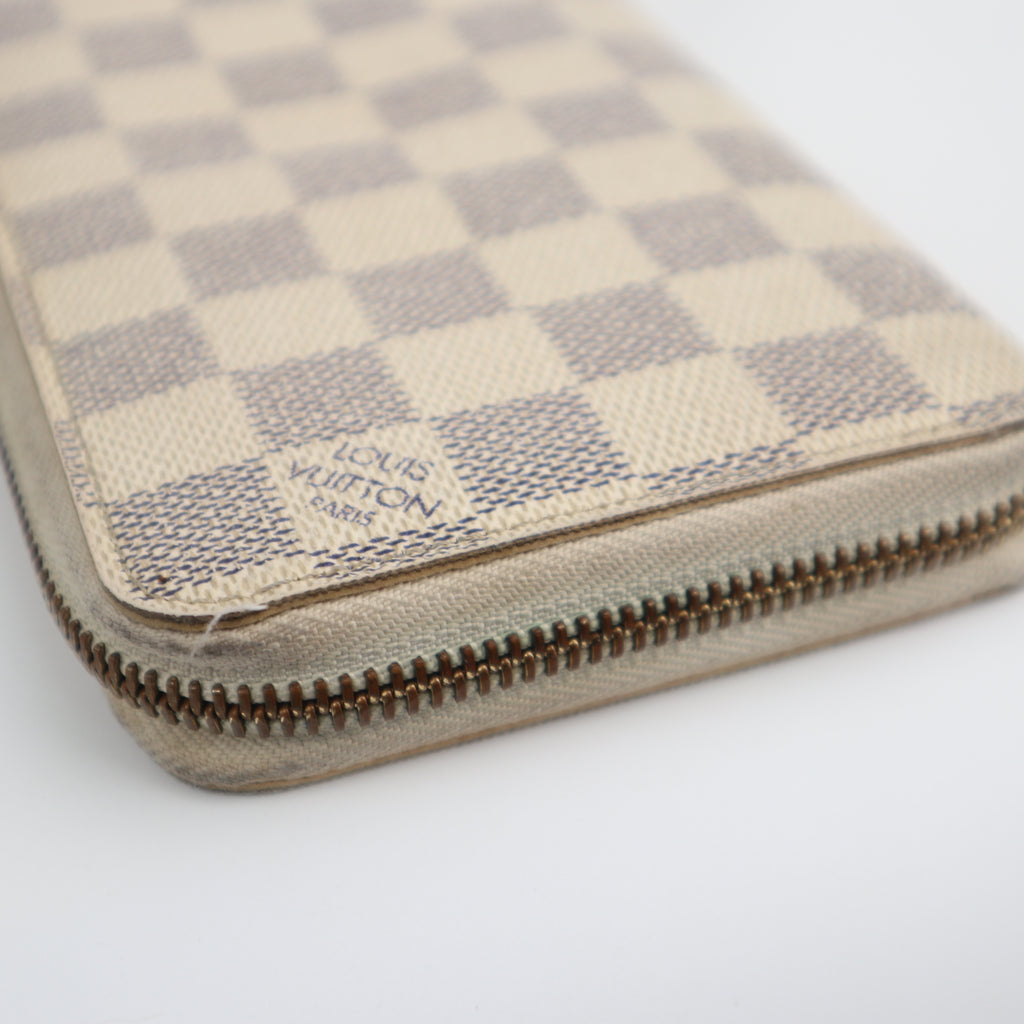 C2592 Louis Vuitton Wallet Damier Azur Zippy Wallet | Pre-Owned Very Good White / Blue Coated canvas Damier Azur
