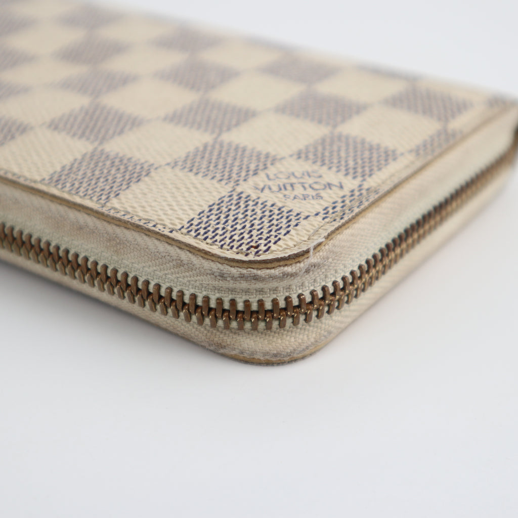 C2592 Louis Vuitton Wallet Damier Azur Zippy Wallet | Pre-Owned Very Good White / Blue Coated canvas Damier Azur